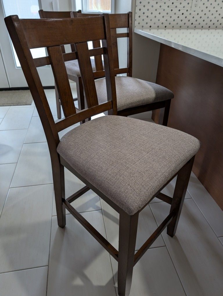 3 Bar Stools