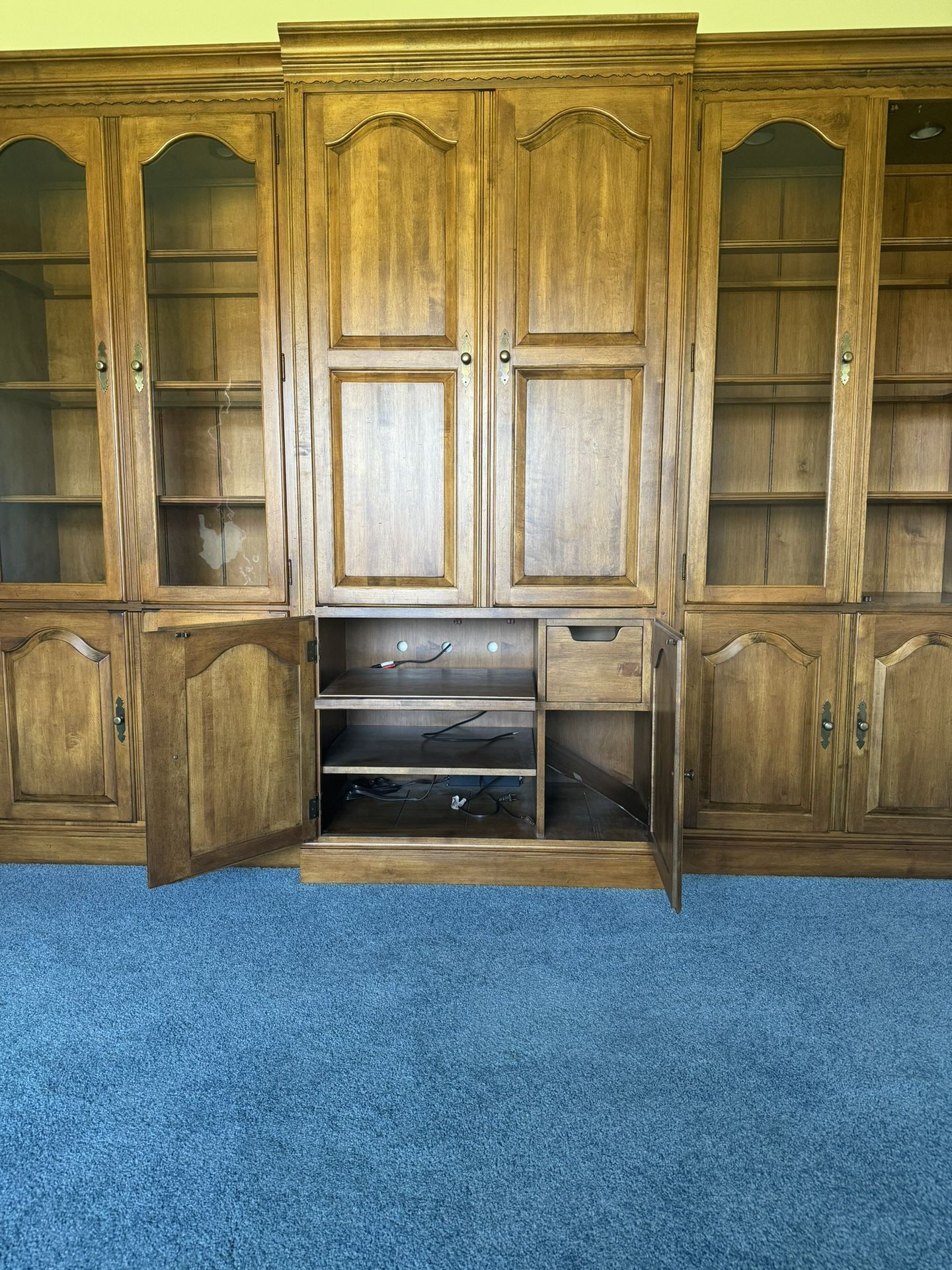 Vintage Ethan Allen Entertainment Center With Lights
