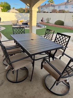 Outdoor Patio Dining Table and Chair Set