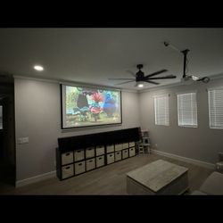 8' Retractable Screen With Projector