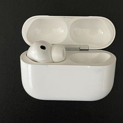 Apple AirPods Pro 3 White Wireless Bluetooth One Earbud with Charging Case