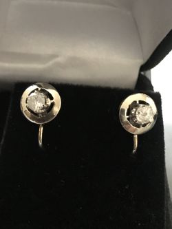 14k diamond stud earrings