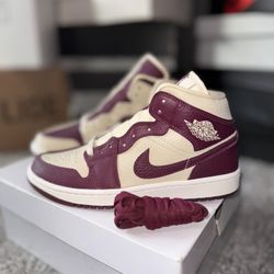 Air Jordan 1 Mid SE