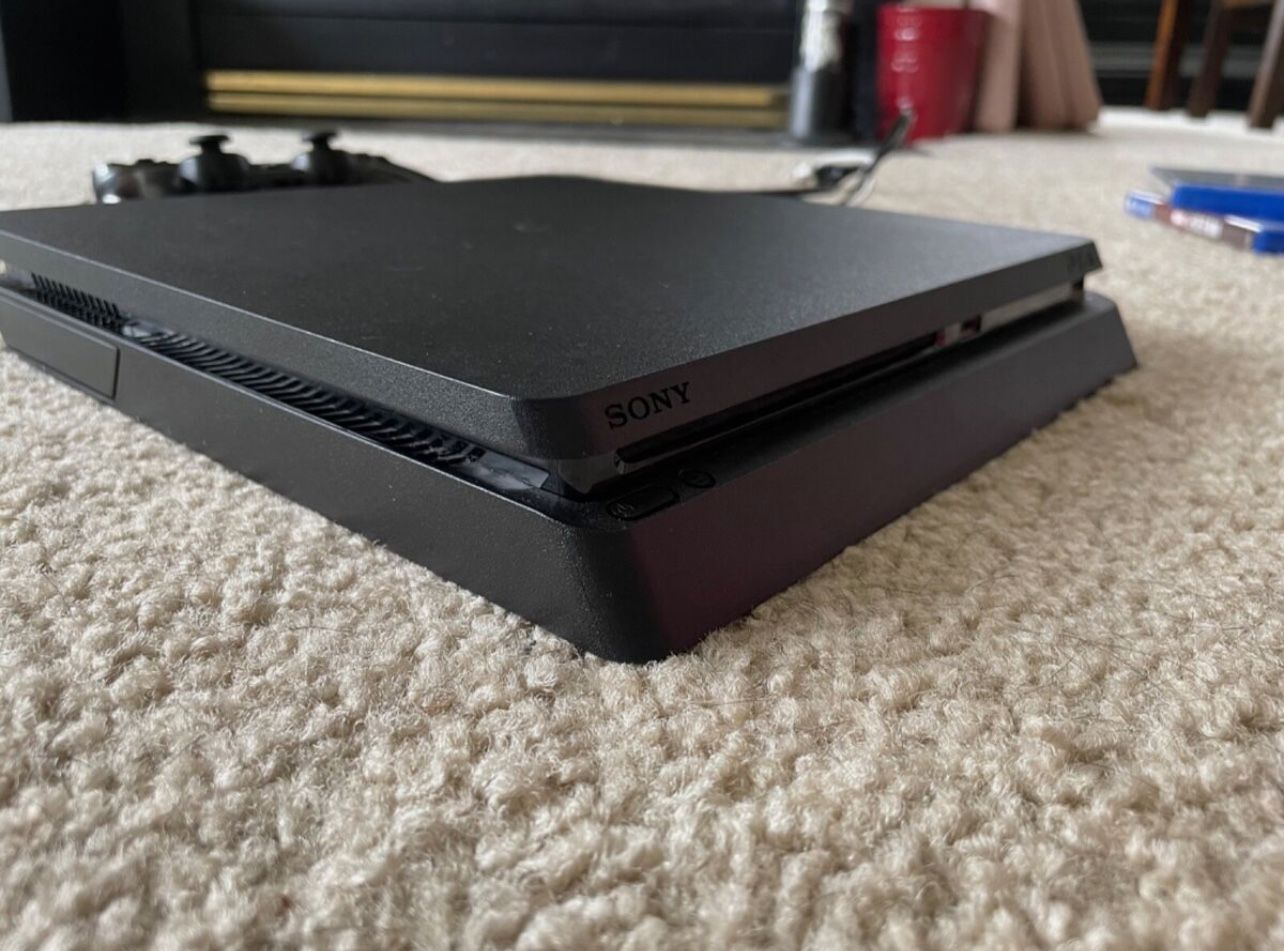 PS4 Slim 1TB Memory 