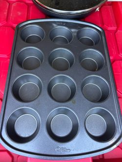 12 Count Cupcake Tin / Muffin Tin