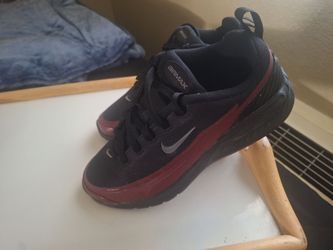 NIKE AIR MAX SIZE 7Y