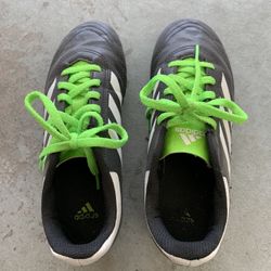 Kids Spike Shoes 