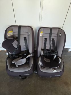 2 Car seats