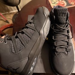 Jordan Max Aura Size 12 