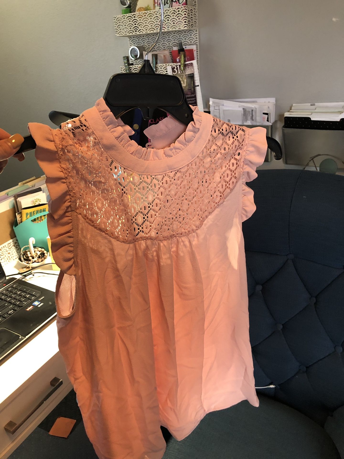 Women’s blouse size L color dusty rose