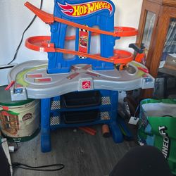 Step 2 Hot wheels Road Rally Table
