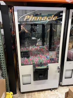 42” Pinnacle Claw Machine - Working!