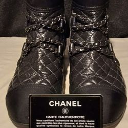 BLACK CHANEL ANKLE BOOTS 