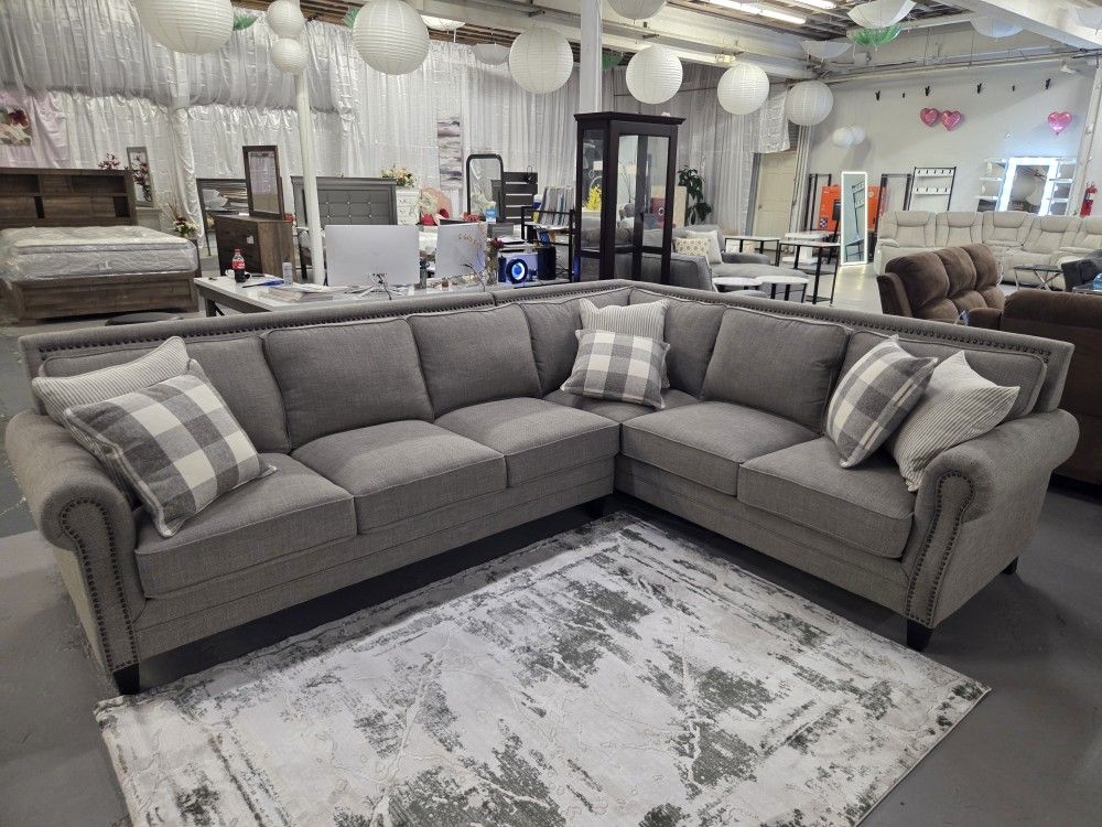 BROWN SECTIONAL