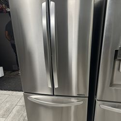 LG 30 -inch 22 Cu.ft French door Refrigerator With Ice Maker Stainless Steel 