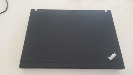 Lenovo x200 with base and 2 batteries