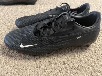 Black Nike soccer cleats size: 10 men’s