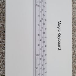 Apple MLA22LL Magic Keyboard - White