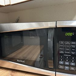 West Bend Microwave Oven 