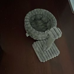Cat Pillow And Cat Tree Scratcher !! Like New !!