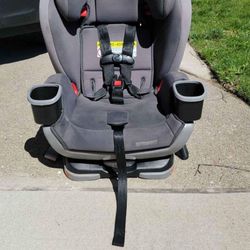 Graco Extend2Fit 3-in-1 Car Seat 