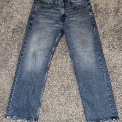 Signature Levi’s Loose Jeans