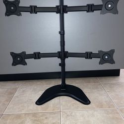 Quad Monitor Stand - Flexible Arms