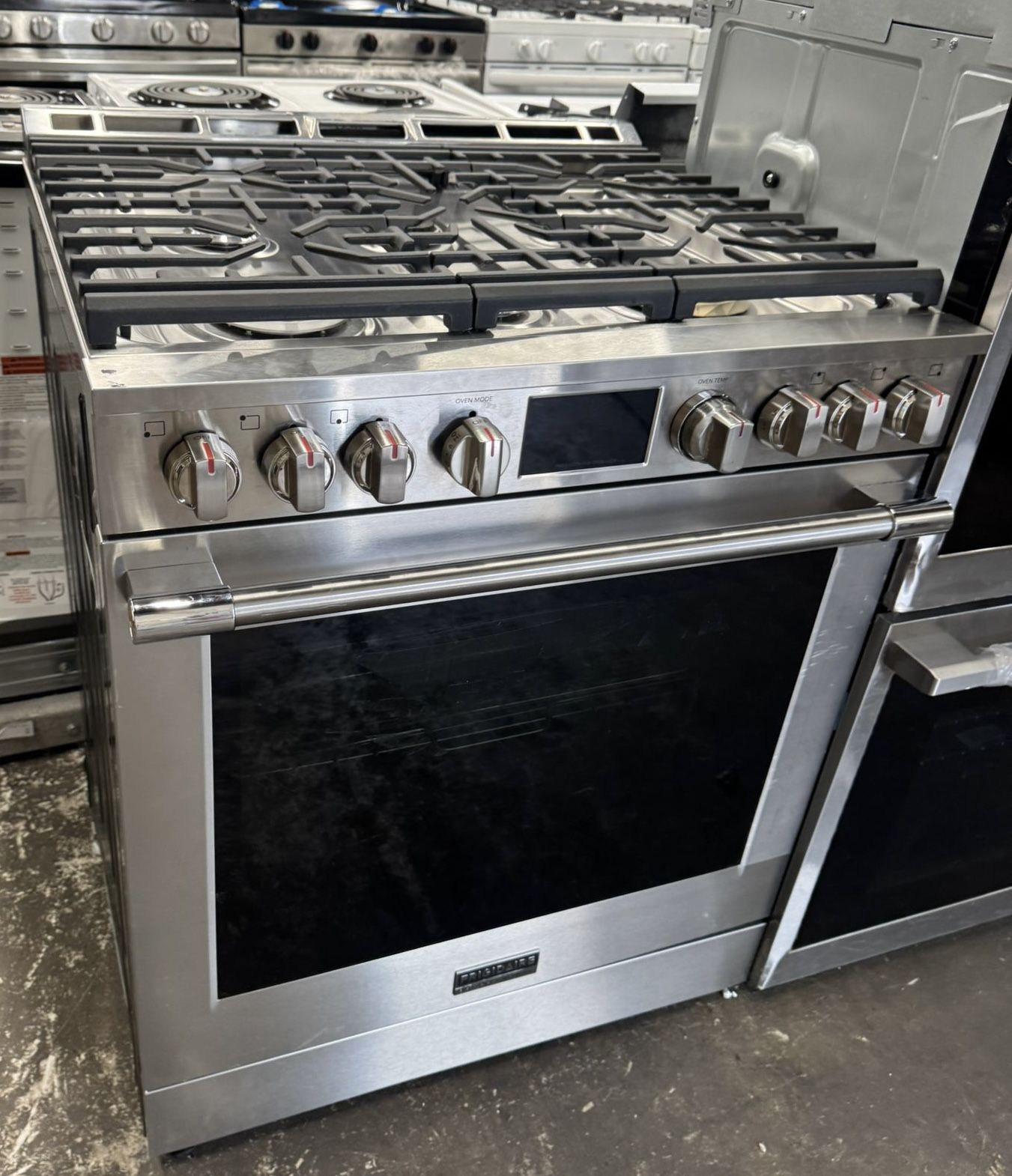 Frigidaire Professional 30in Gas Stove Slide In 4 Months Warranty We Are In The Blue Building🟦 