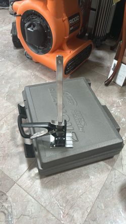 Hand raise clamp