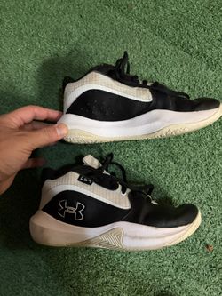 Kids Under Armour Basketball Shoes Size 3.5