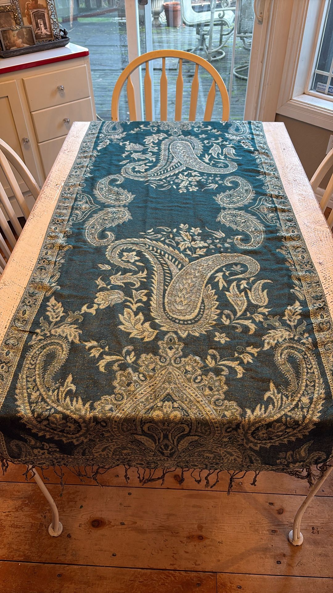 Green w Sparkling Gold Table Runner