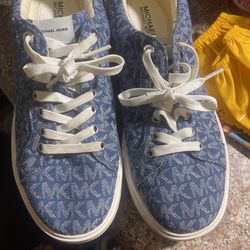 Tenis