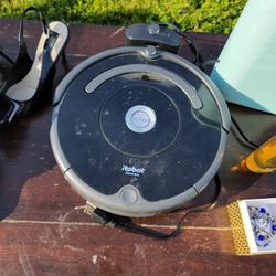 Roomba Vaccum 
