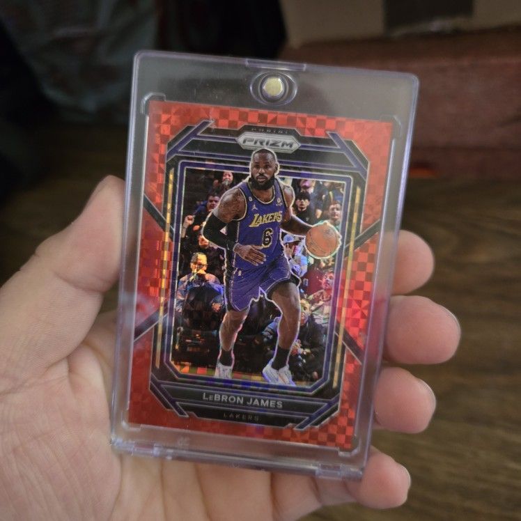 /75 Lebron James Prizm Red Power Checkerboard 2022-23 Panini Lakers #134 SN SP