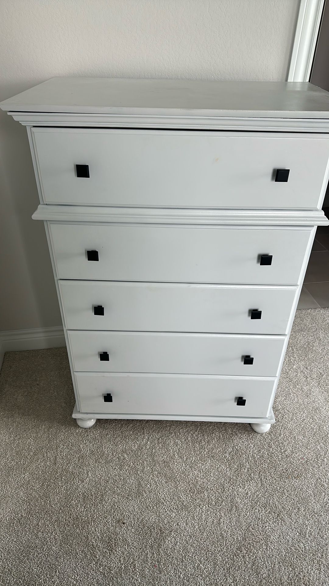 Five drawer dresser, white in perfect condition only a few months old