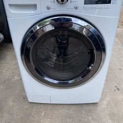 Kenmore elite washer works perfect in good condition