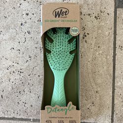 NWT Wet Brush Go Green Detangler