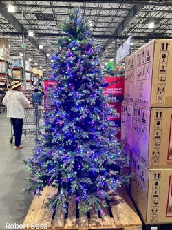 Costco 7.5' Pre-Lit Radiant Micro LED with Twinkle Artificial Christmas Tree