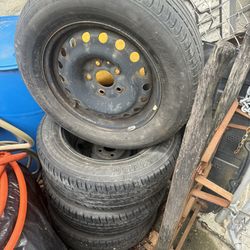 4 Rims And Tires 5  X 127  235 60 R16