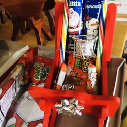 Santa’s Sleigh Filled With Candy