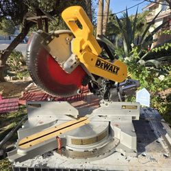  DEWALT  corded 12 inches double bevel sliding miter saw 