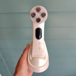 Lux Skin LED Micropulse Skin Treatment