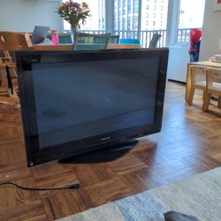 Panasonic Viera 42" Plasma 1080p TV