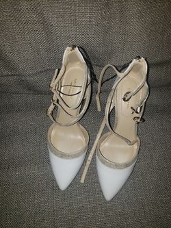 Liz Clairborne White High Heels 7W