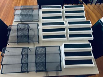 Lot of 14 spice racks in like new condition.
