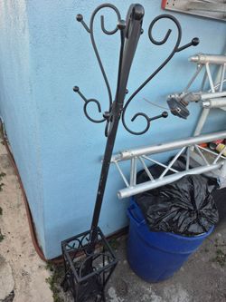 Coat hanger metal