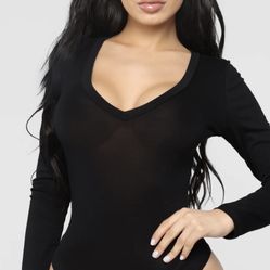 Fashion Nova Sexy Deep V-Neck Bodysuit Size M - Good Preloved Condition 