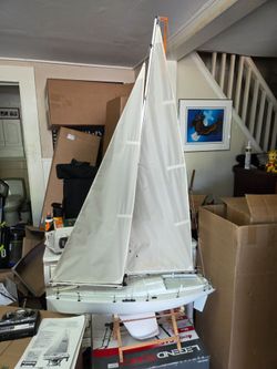 Classic 1987 Kyosho Fairwind R/C Sailboat