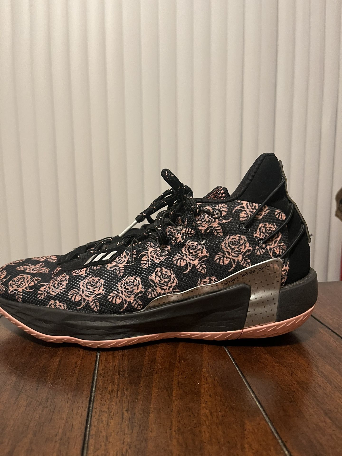 Dame 7 Rose City