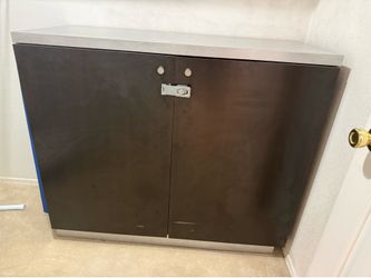 Storage locking cabinet